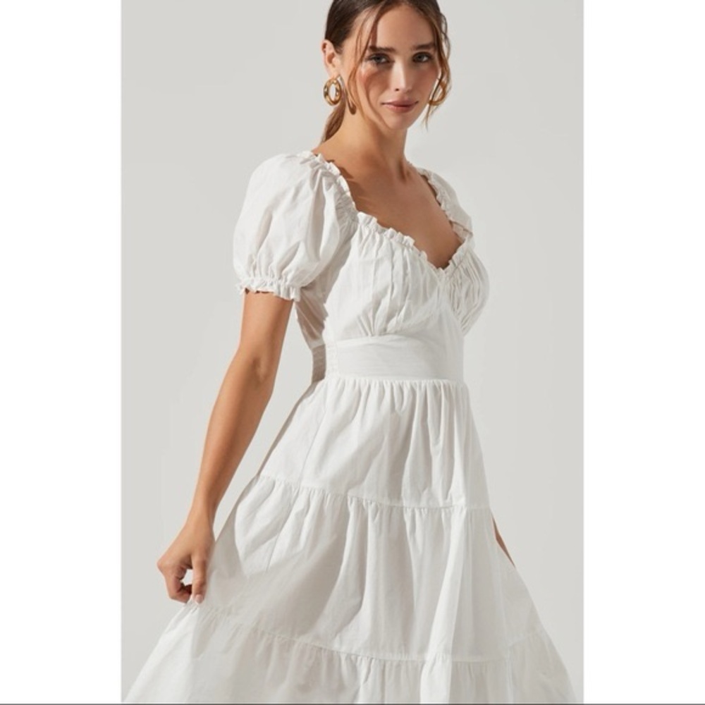 ASTR the Label White Sweetheart Neck Tiered Ruffle Puff Sleeve Midi Dress Small